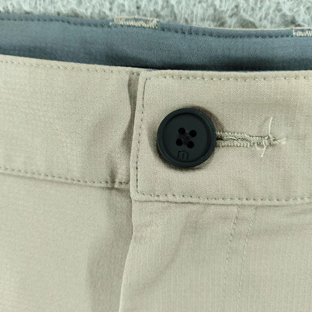 Travis Mathew Shorts Mens 38 Beige 9 Inch Stretch Chino Performance Golf Casual
